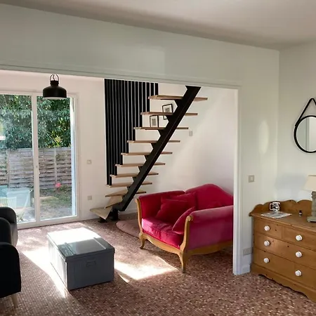 Tres Proche De La 꺄부흐