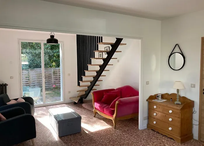 Tres Proche De La 꺄부흐